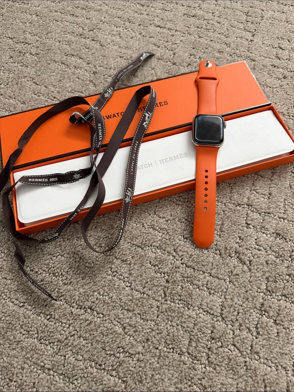 Hermes/Apple Watch - Picture 2 of 4